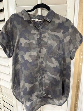 Vanilla Star Gray Camouflage Short Sleeve Button Down